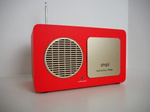 La radio SMPL en couleur rouge